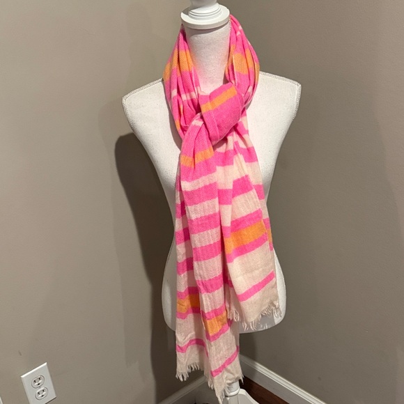 Vineyard Vines 🎉HP🎉 pink cream and orange striped cashmere scarf with fringe